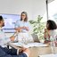 Teammeeting in moderner Arbeitsumgebung