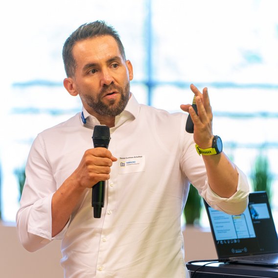 Daniel spricht auf dem Gebäudetechnikdialog 2024