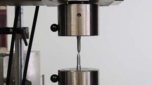 Zugversuch TÜV NORD Zugversuche im Prüflabor von TÜV NORD
