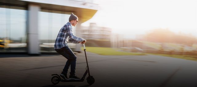 E-Scooters Make a Comeback Among Major Auto Companies - DER SPIEGEL