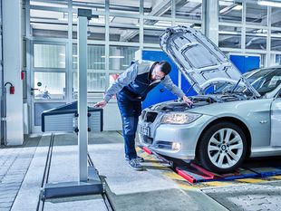 kostenloser Lichttest im Oktober an allen TÜV-STATIONEN