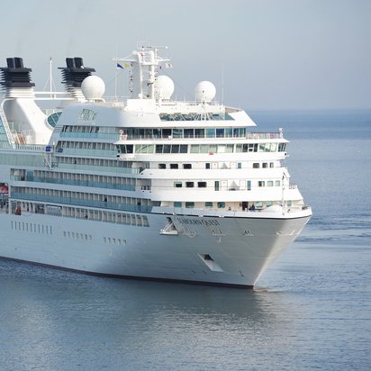 Kreuzfahrtschiff auf See