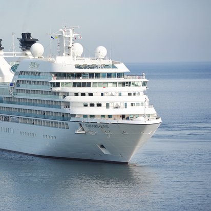 Kreuzfahrtschiff auf See