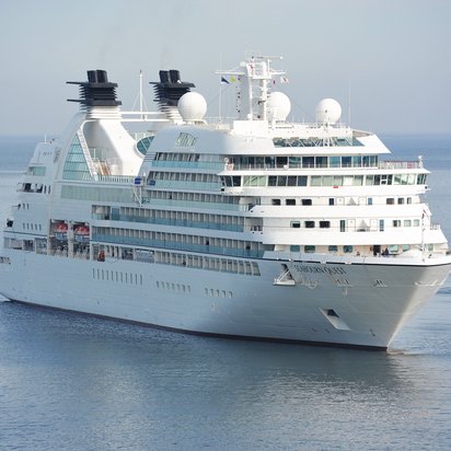 Kreuzfahrtschiff auf See