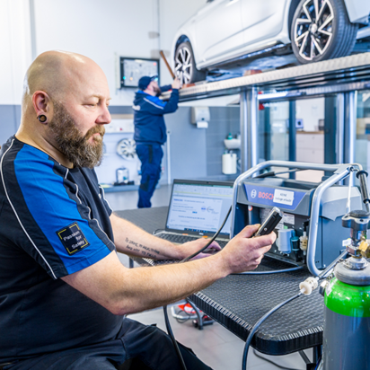 Kalibrierung Abgastester Kalibrierung von einem Abgastester im Kalibrierlabor