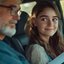 Fahrprüfung mit Fahrprüfer im Auto Fahrprüfung im Auto mit Fahrprüfer und Fahrschülerin