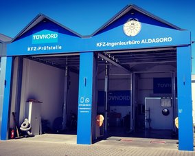 Es erwartet Sie modernste Technik in unserer Prüfhalle