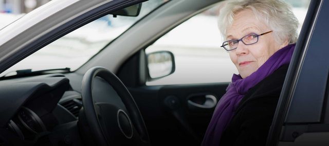 Senior citizens at the wheel: Driving safely in old age