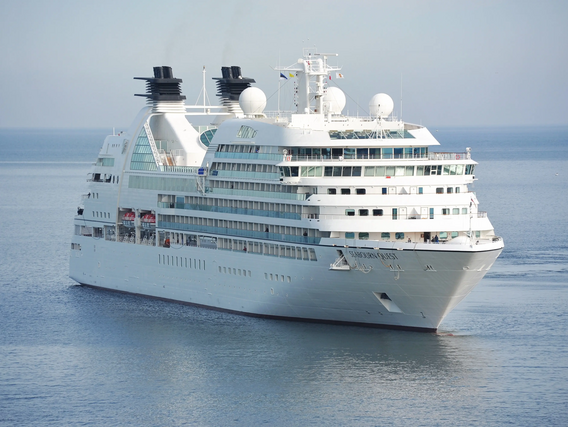 Kreuzfahrtschiff auf See