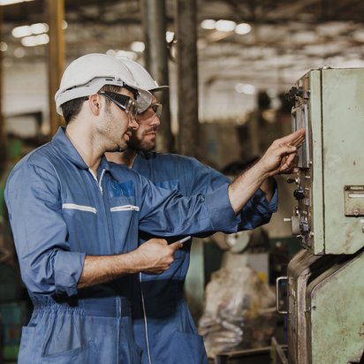Befähigte Personen im Explosionsschutz bei der Arbeit