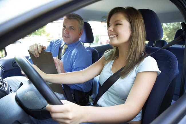 Geprüft und 100% sicher, bester Fahrlehrer der Welt : Fahrschule