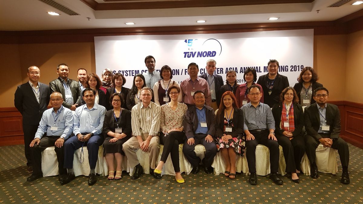 The participants of the cluster meeting in Hanoi