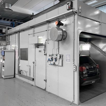 Ingenieur im Prüflabor vom IFM