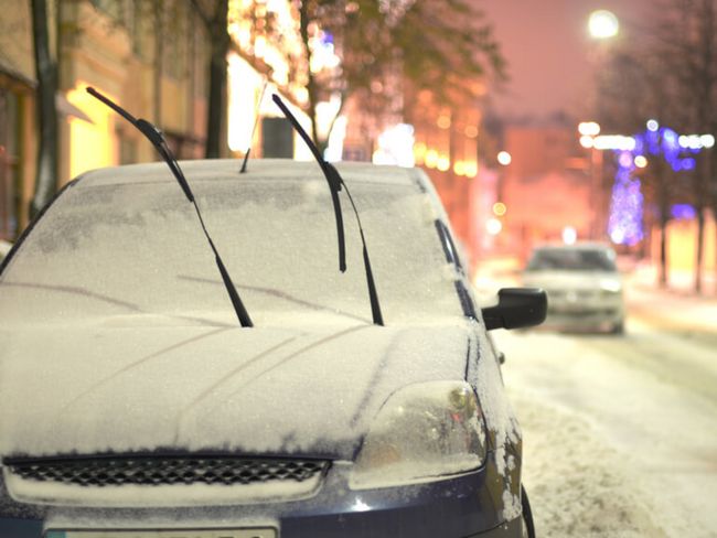 Frostschutz fürs Wischwasser: Worauf Autofahrer achten müssen