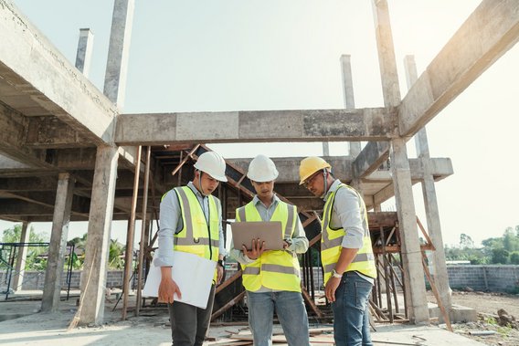 Unterweisung in der Arbeitssicherheit bei TÜV NORD TÜV NORD bietet praxisorientierte Unterweisungen zur Arbeitssicherheit, um die Gefährdung am Arbeitsplatz zu minimieren und die Gesundheit zu schützen.