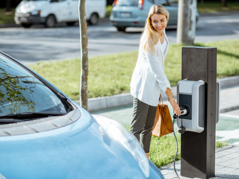 Ladeinfrastruktur von Elektrofahrzeugen Elektroauto aufladen