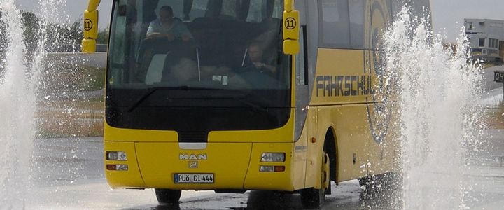Fahrsicherheitstraining Berufskraftfahrer:in LKW / Bus