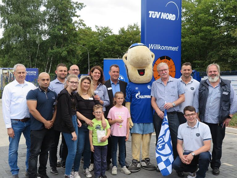 Schalkes Maskottchen Erwin ist auch gekommen